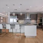 Modern Waterfront Condo In Sarasota