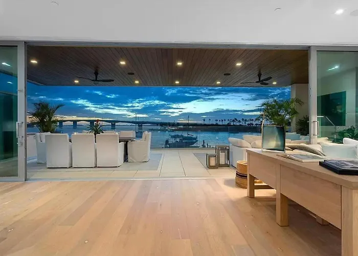 Modern Waterfront Condo In Sarasota