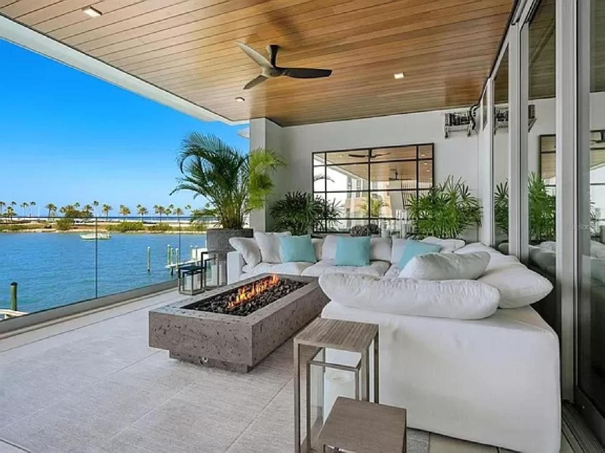 Modern Waterfront In * Sarasota